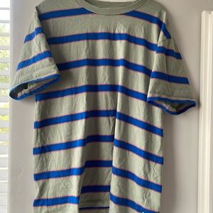 Oversized Aritzia tee